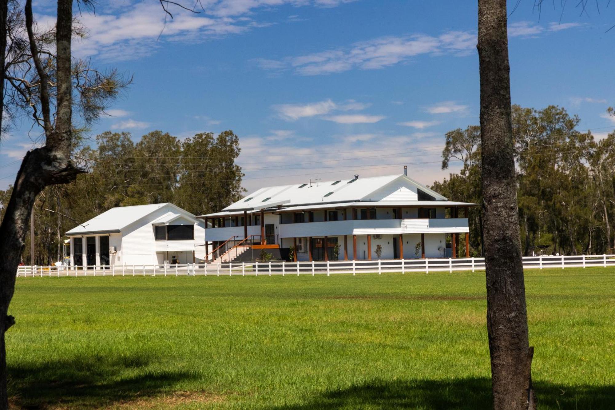 Neat Acres Farmhouse Villa Darawank Exterior photo